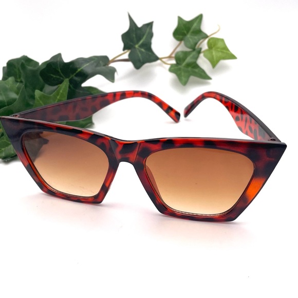 Vintage Style Tortoise Shell Pattern Sunglasses - Picture 1 of 3